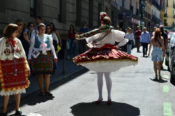 Día del traje tradicional - Abril de 2023